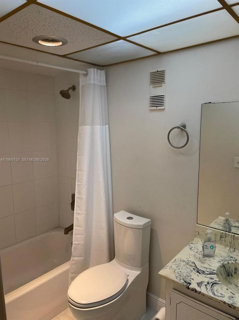 470 Executive Center Dr , Unit 1C, West Palm Beach, FL 33401 Photo