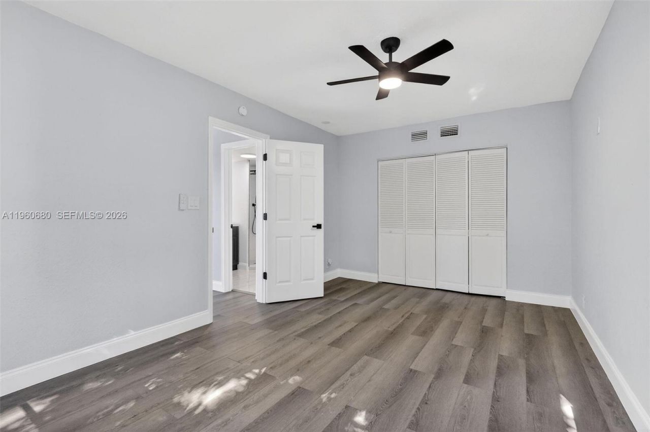 870 NE 144th St, North Miami, FL 33161 Photo