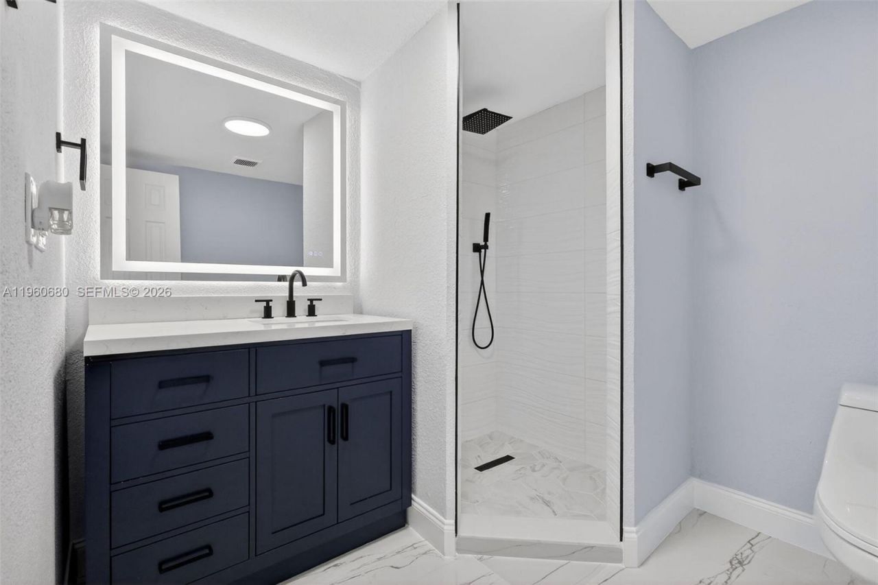 870 NE 144th St, North Miami, FL 33161 Photo