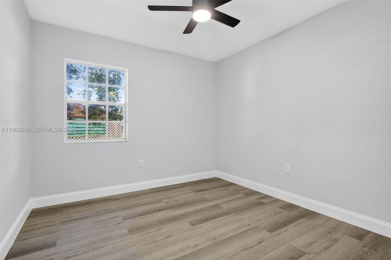 870 NE 144th St, North Miami, FL 33161 Photo