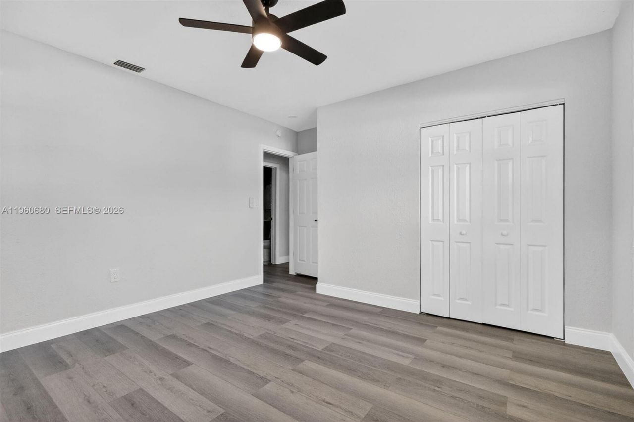 870 NE 144th St, North Miami, FL 33161 Photo