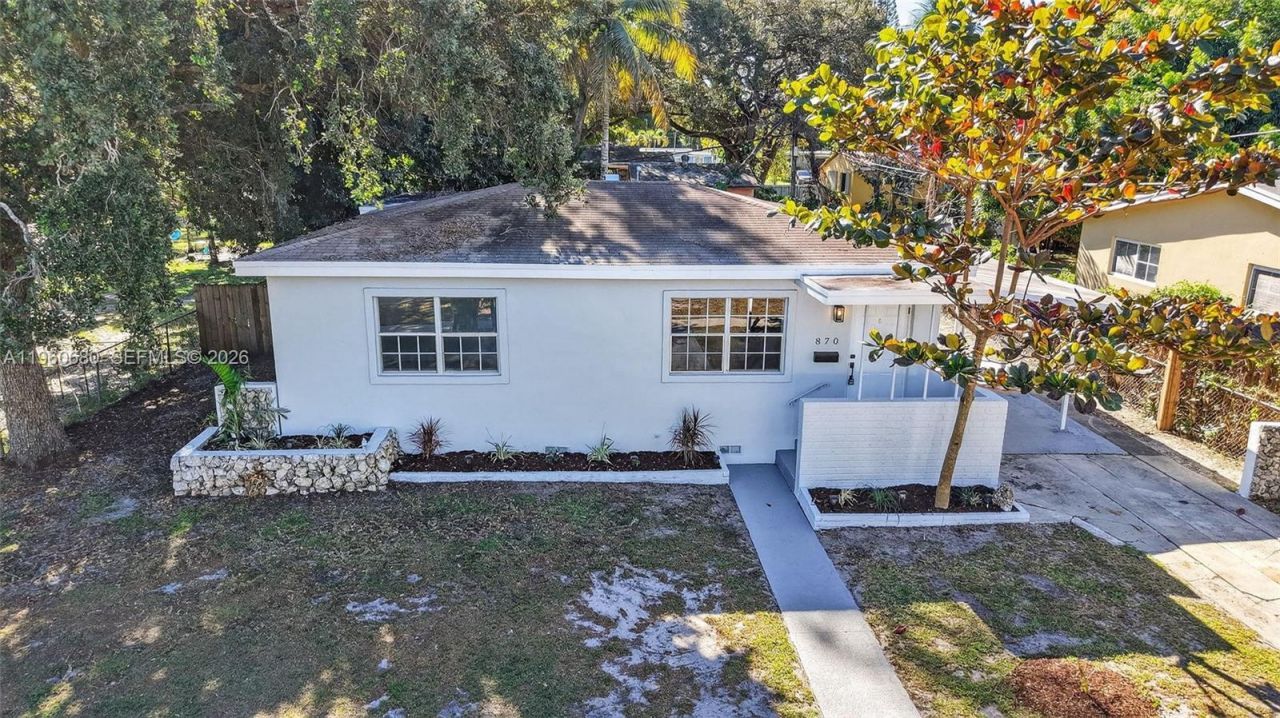 870 NE 144th St, North Miami, FL 33161 Photo