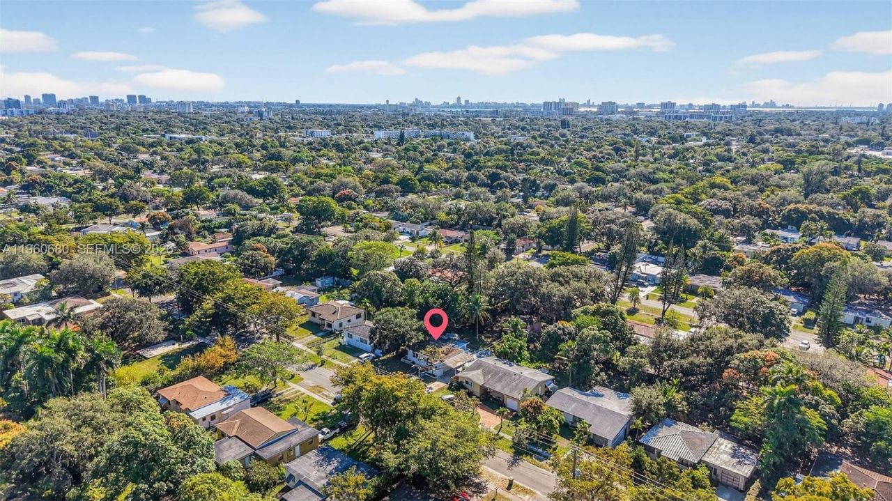 870 NE 144th St, North Miami, FL 33161 Photo