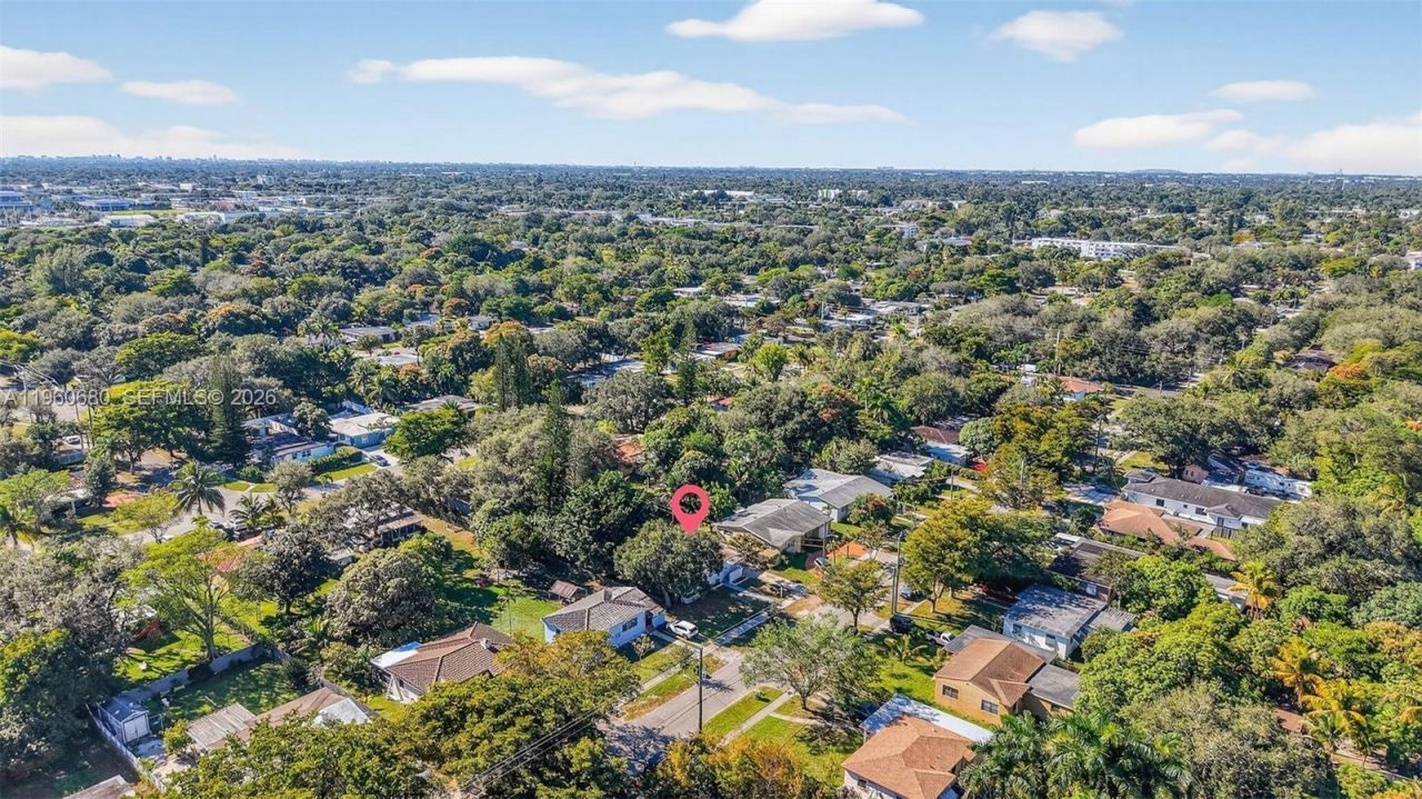 870 NE 144th St, North Miami, FL 33161 Photo