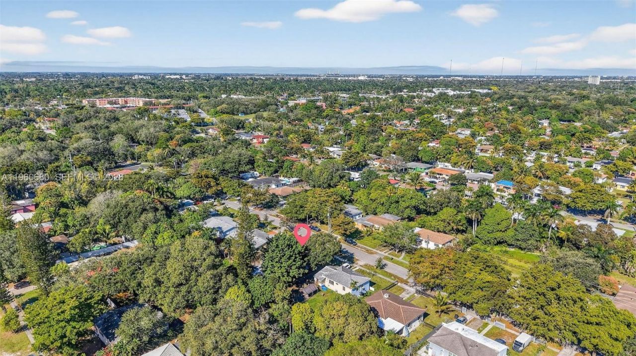 870 NE 144th St, North Miami, FL 33161 Photo