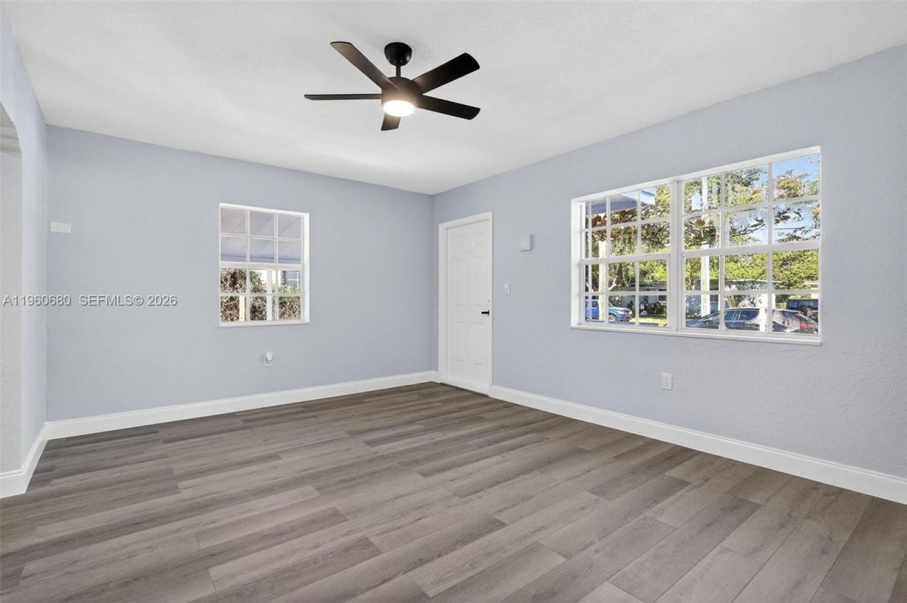 870 NE 144th St, North Miami, FL 33161 Photo