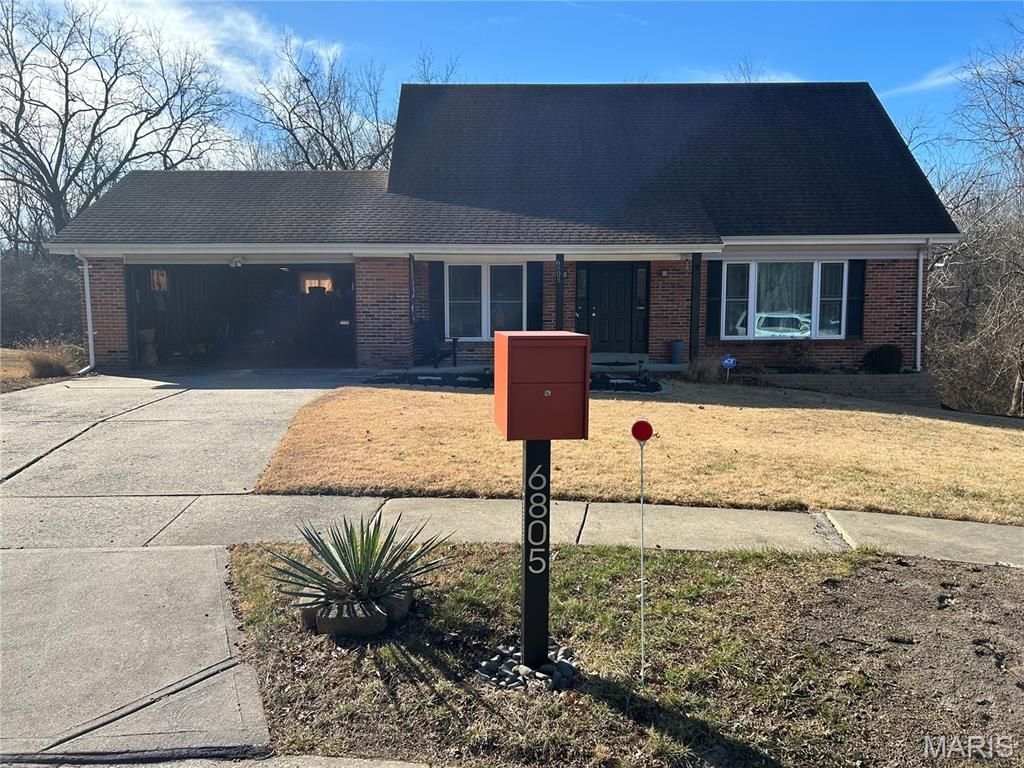 6805 Trois Court, Florissant, MO 63033 Main Photo