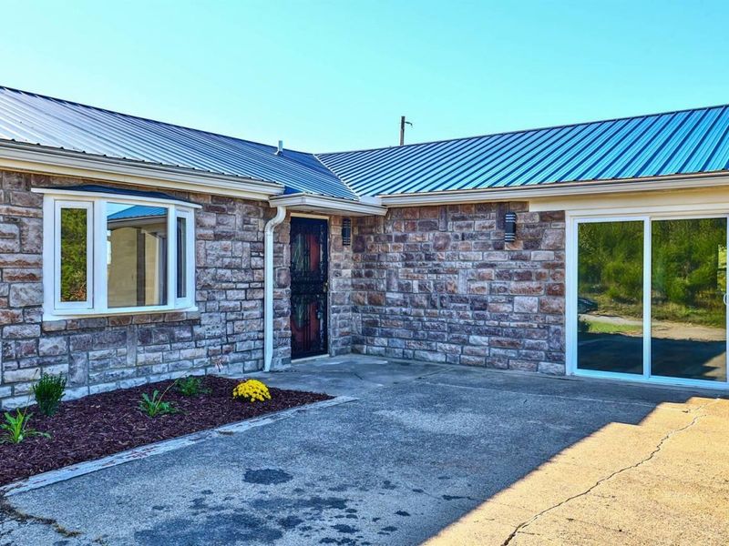 313 Stephens Drive, Falmouth, KY 41040 Photo 4