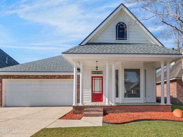 103 Lighthouse Point Circle , Youngsville, LA 70592