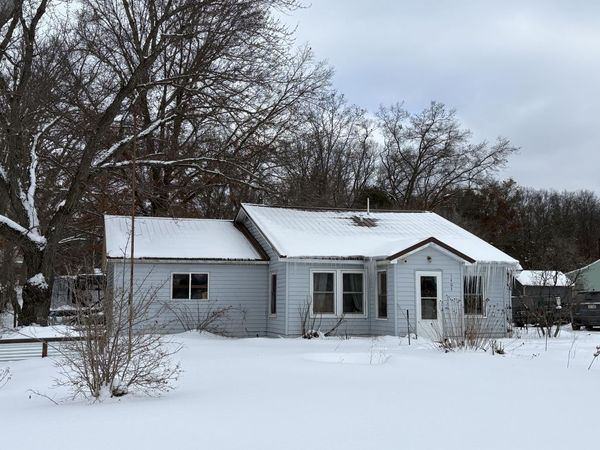 1403 E James Street, White Cloud, MI 49349