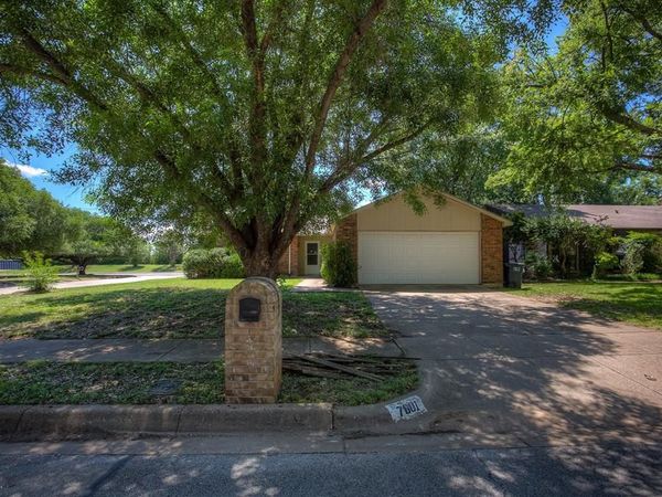 7801 Summerglen Road, Fort Worth, TX 76133