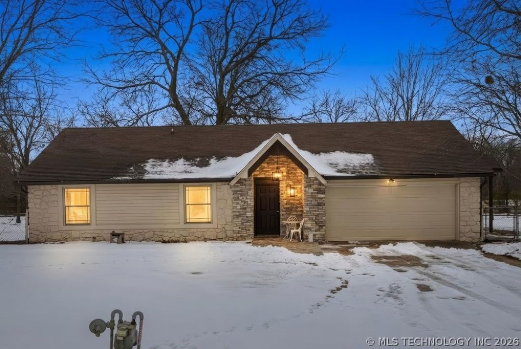 8558 E Melody Court, Claremore, OK 74019 Main Photo