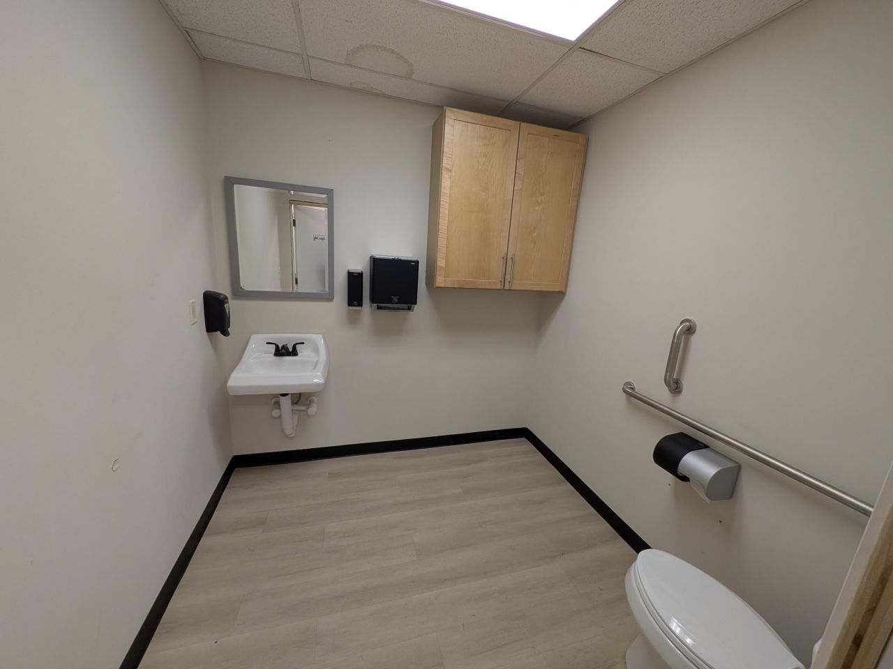 3728 Byrnes Drive  Photo 12