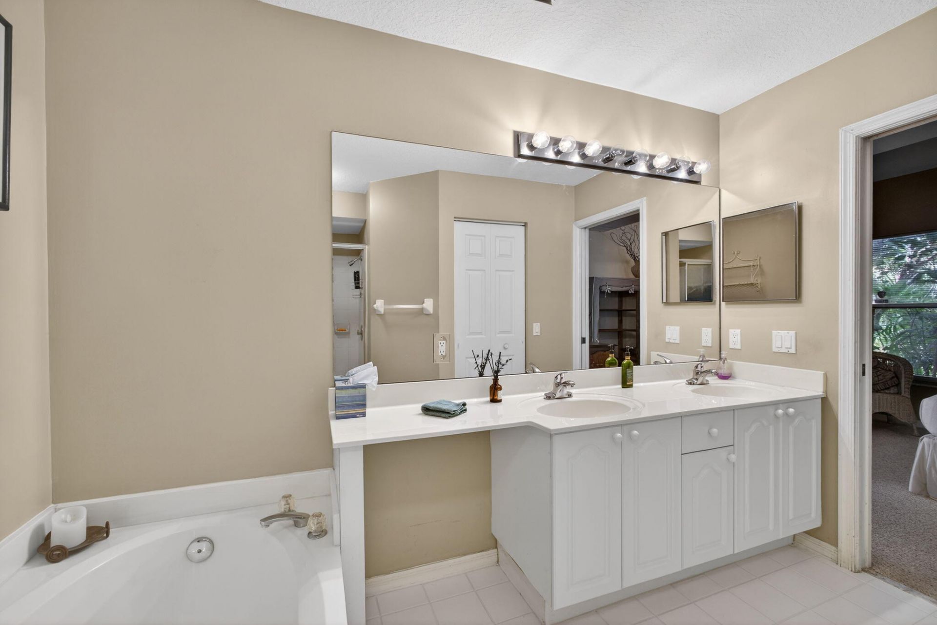 1120 Via Jardin, Riviera Beach, FL 33418 Photo