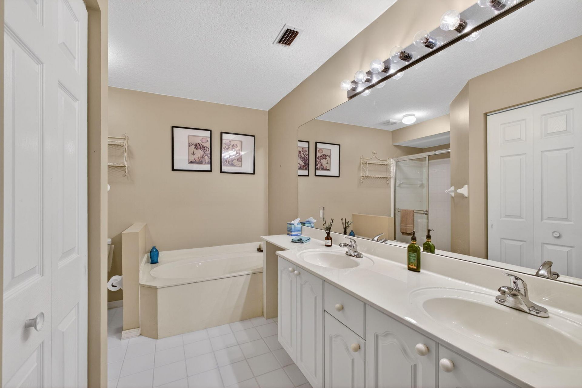 1120 Via Jardin, Riviera Beach, FL 33418 Photo