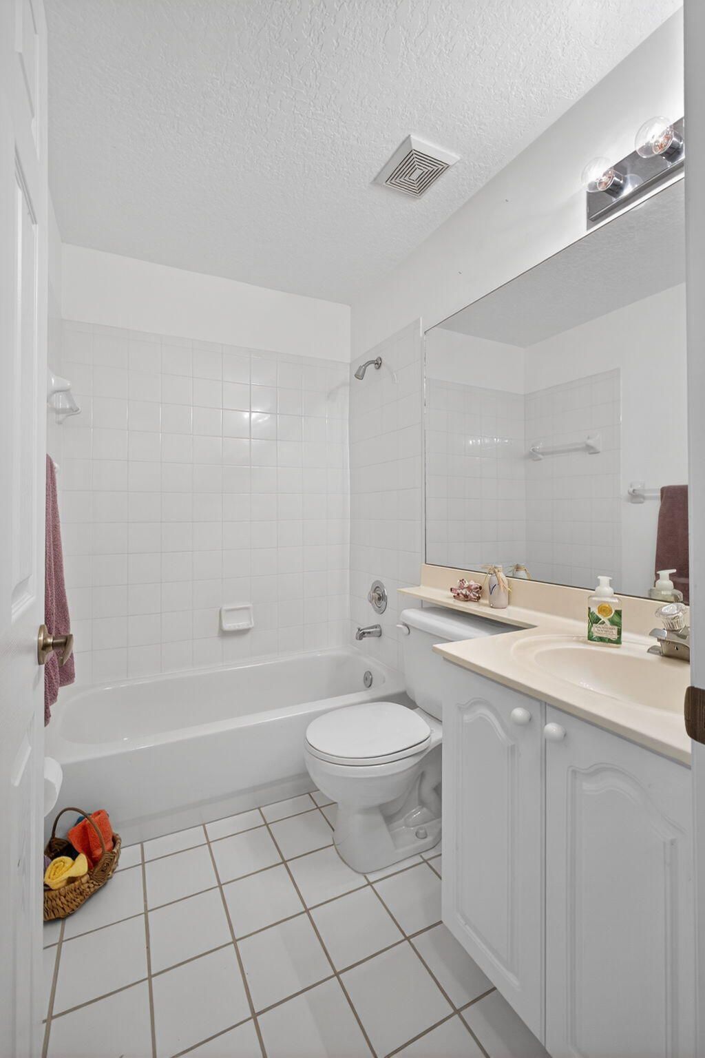 1120 Via Jardin, Riviera Beach, FL 33418 Photo