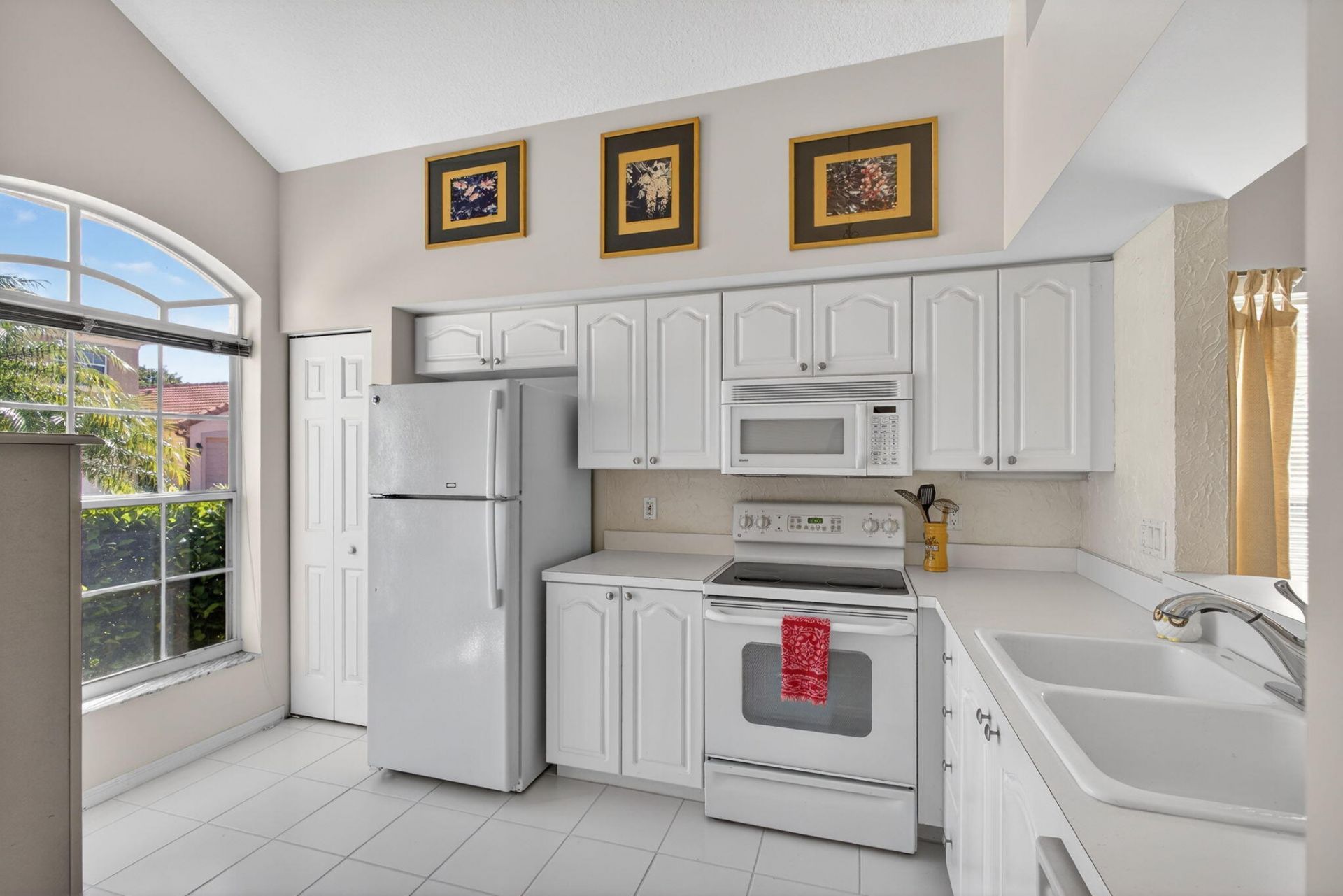 1120 Via Jardin, Riviera Beach, FL 33418 Photo