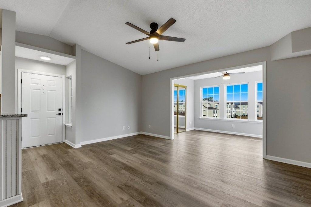 2269 Essex Dr. Photo 10