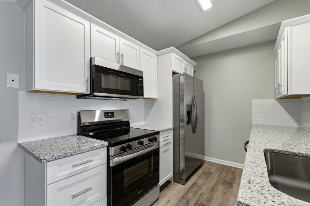 2269 Essex Dr. Photo 14