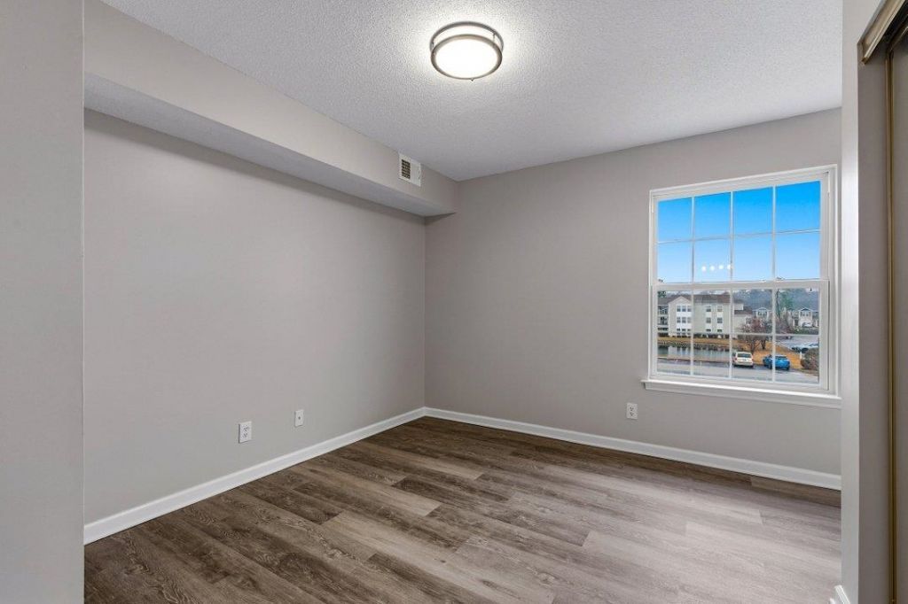 2269 Essex Dr. Photo 18