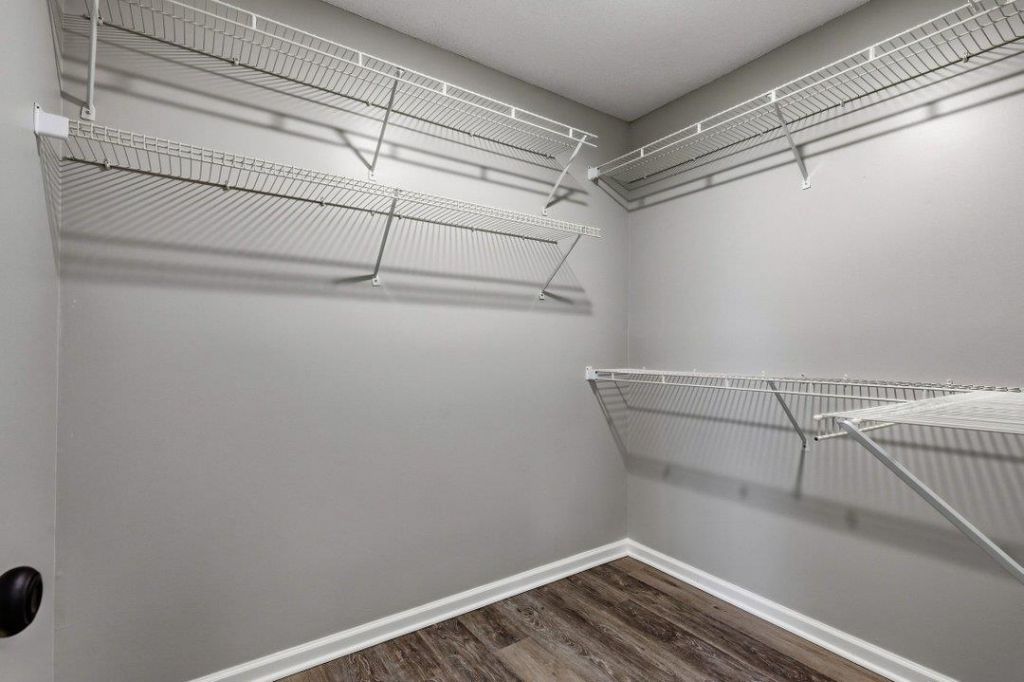 2269 Essex Dr. Photo 21