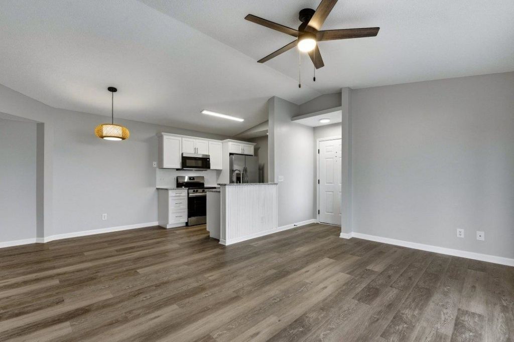 2269 Essex Dr. Photo 9