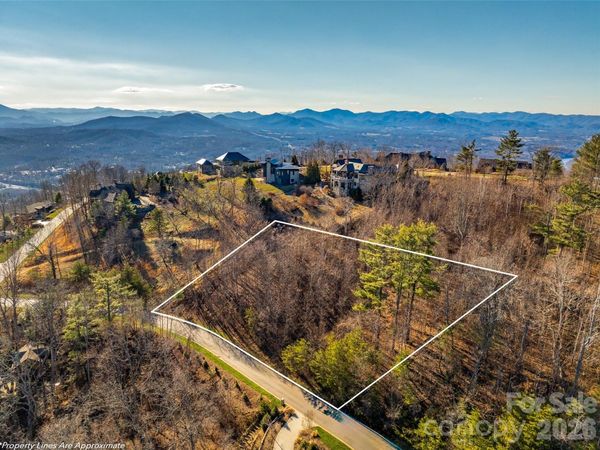 167 Summit Tower Circle , Asheville, NC 28804