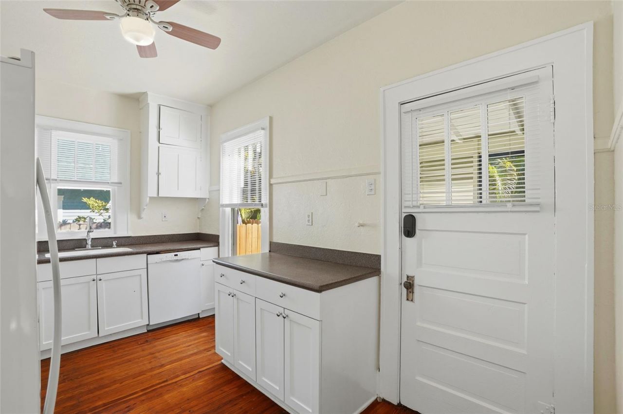 725 8th Street N, Saint Petersburg, FL 33701 Photo