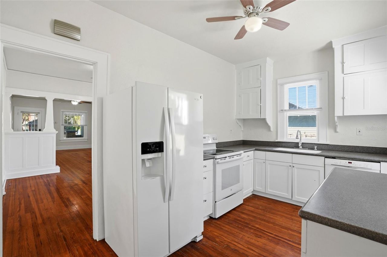 725 8th Street N, Saint Petersburg, FL 33701 Photo