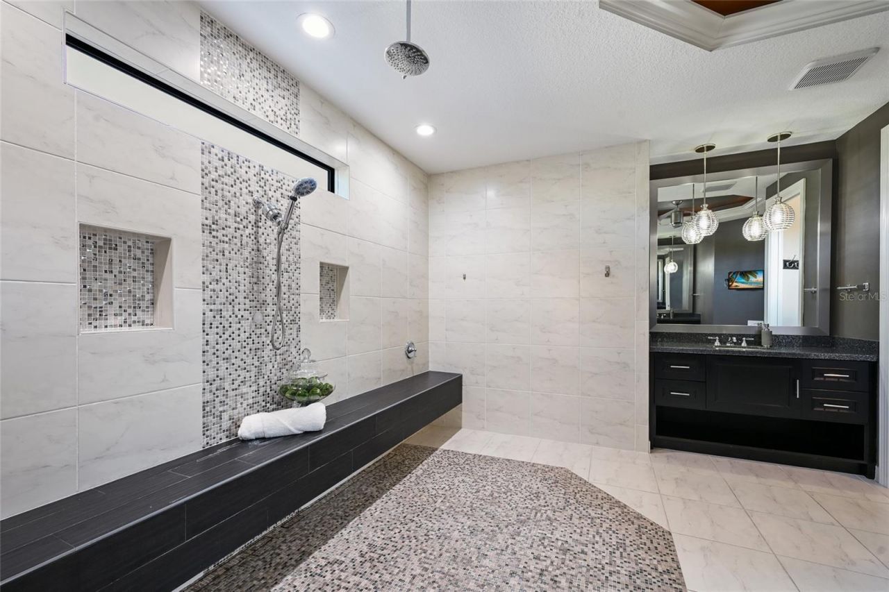 512 Mast Drive, Bradenton, FL 34208 Photo