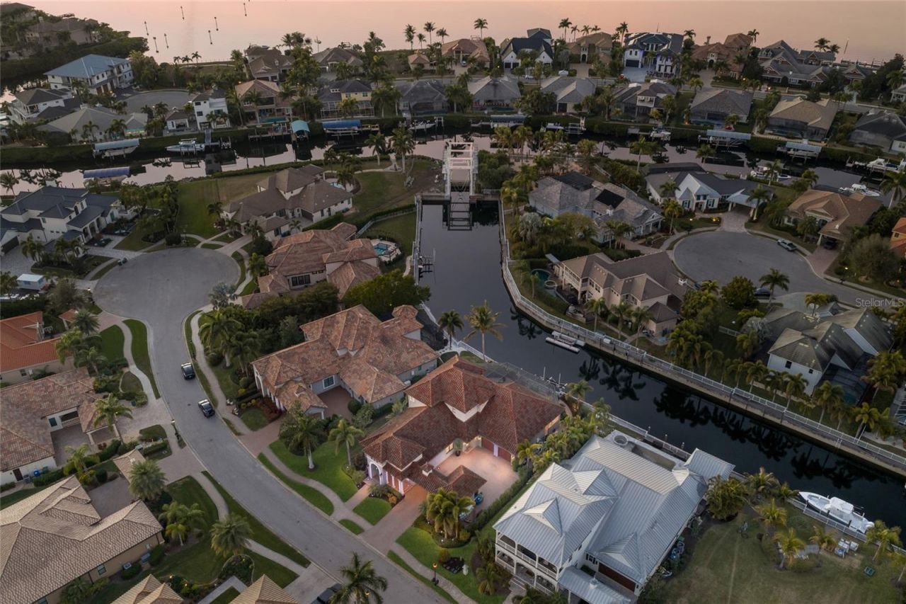 512 Mast Drive, Bradenton, FL 34208 Photo