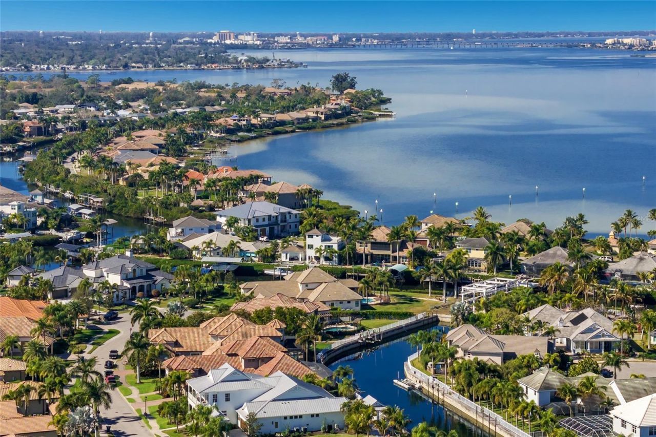 512 Mast Drive, Bradenton, FL 34208 Photo