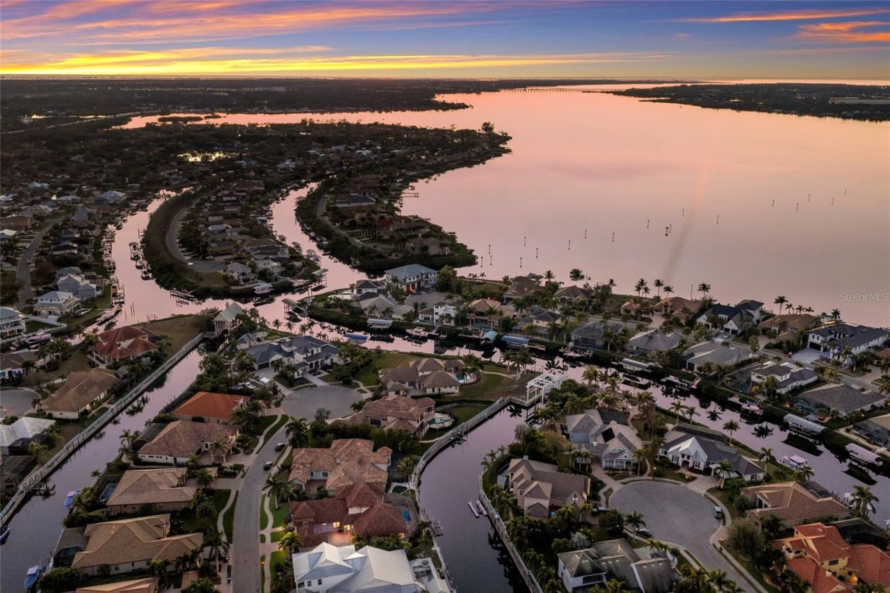 512 Mast Drive, Bradenton, FL 34208 Photo