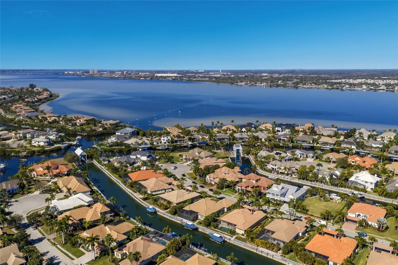 512 Mast Drive, Bradenton, FL 34208 Photo