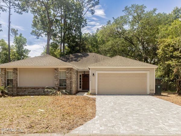 8066 DICKIE Drive, Jacksonville, FL 32216