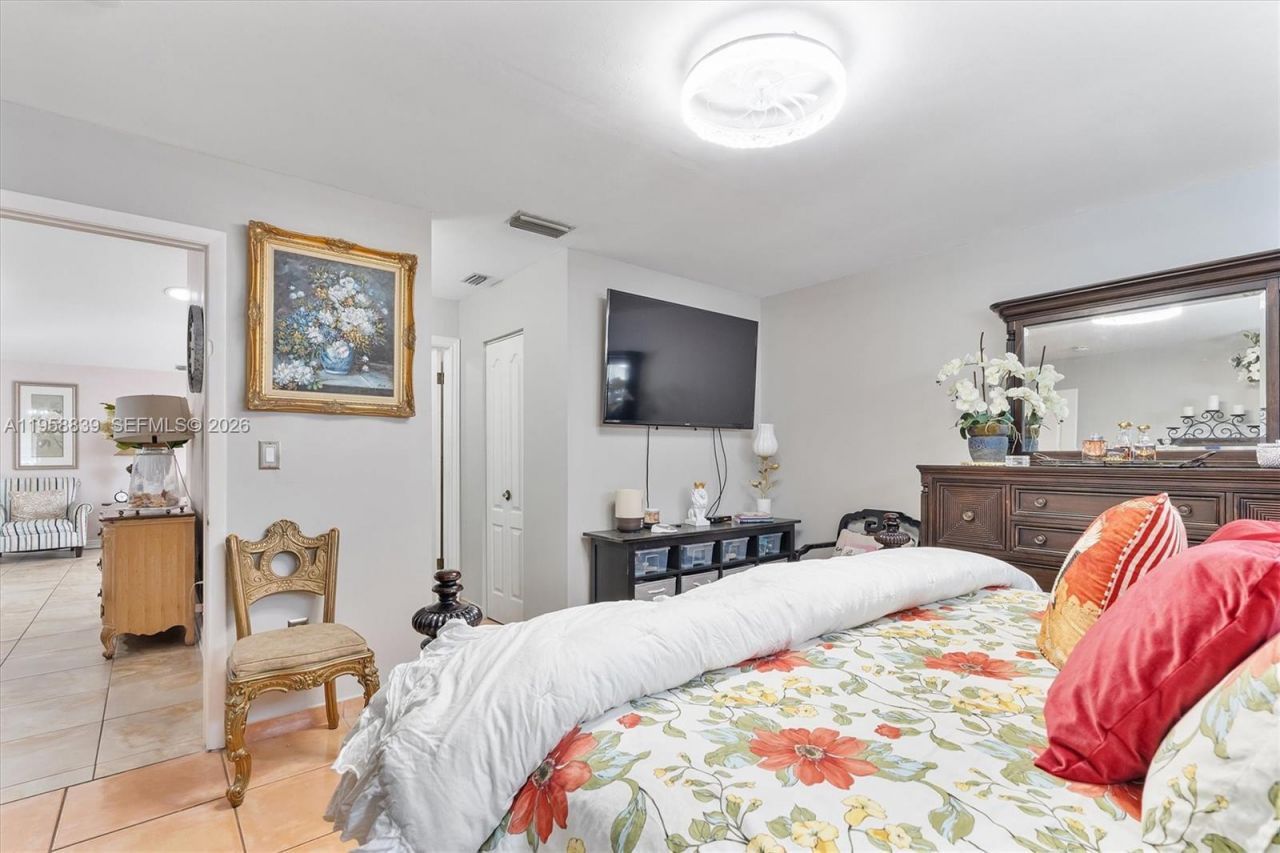 16834 NW 70th Ave, Hialeah, FL 33015 Photo