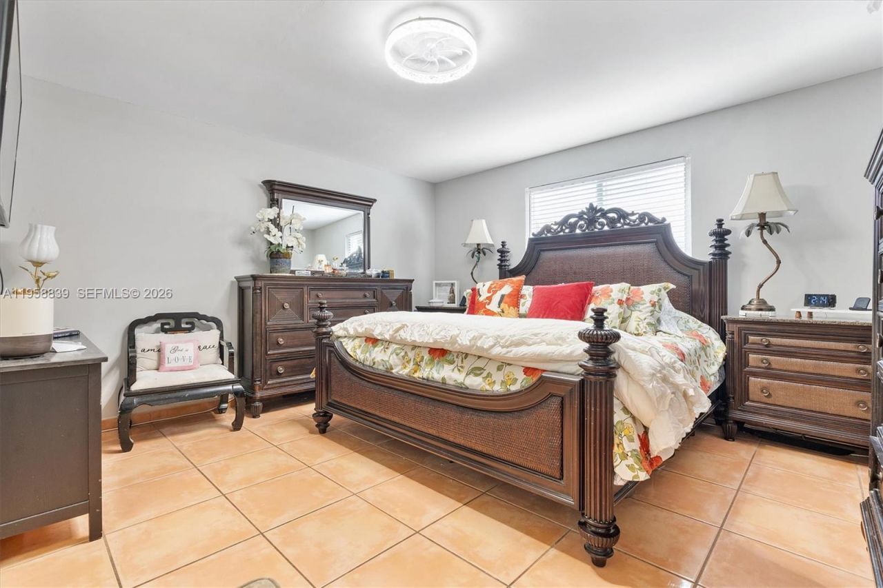 16834 NW 70th Ave, Hialeah, FL 33015 Photo