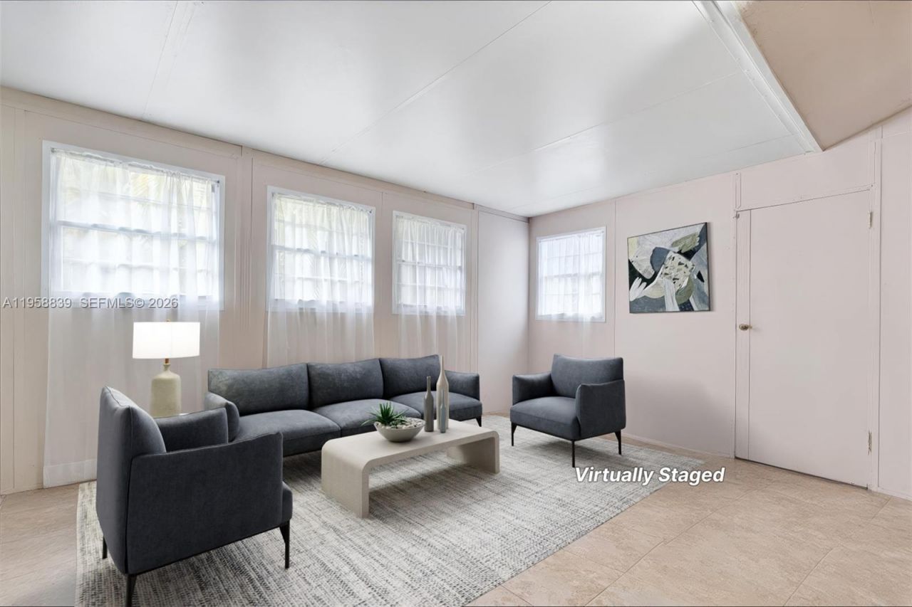 16834 NW 70th Ave, Hialeah, FL 33015 Photo