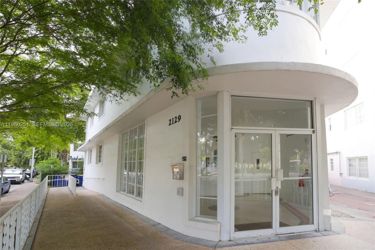 2129 Washington Ave , Unit 205, Miami Beach, FL 33139 Photo