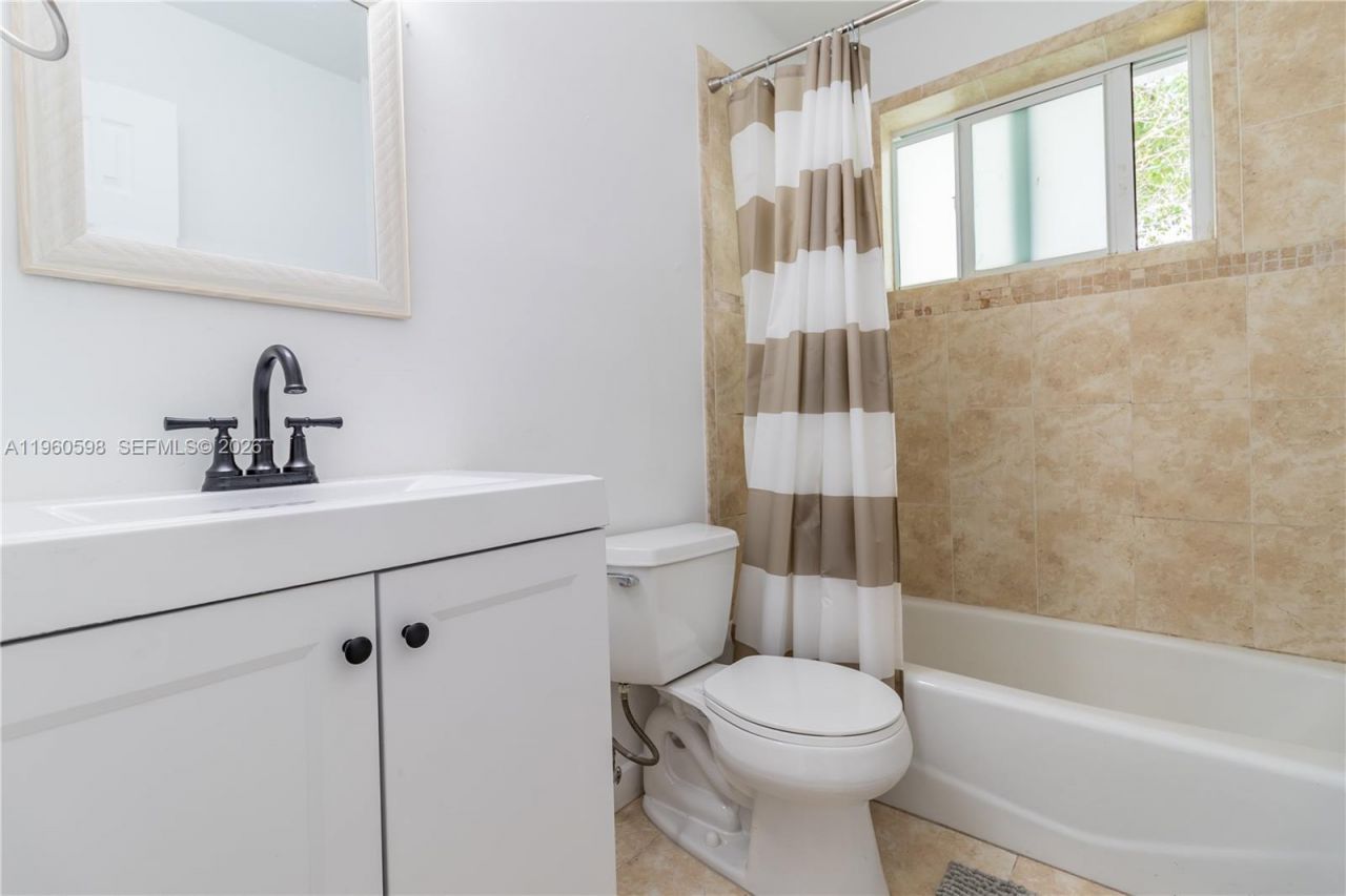 710 11th St, Unit 5, Miami Beach, FL 33139 Photo