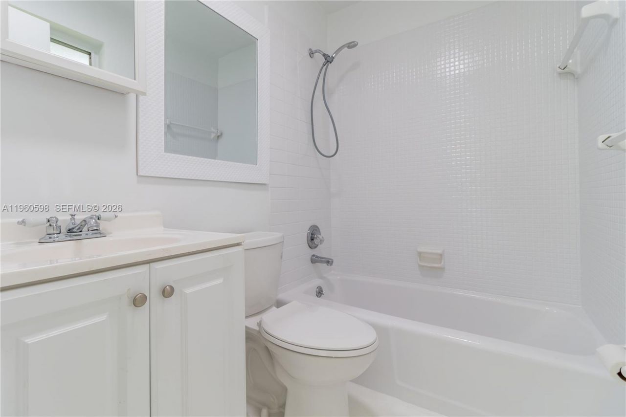 710 11th St, Unit 5, Miami Beach, FL 33139 Photo