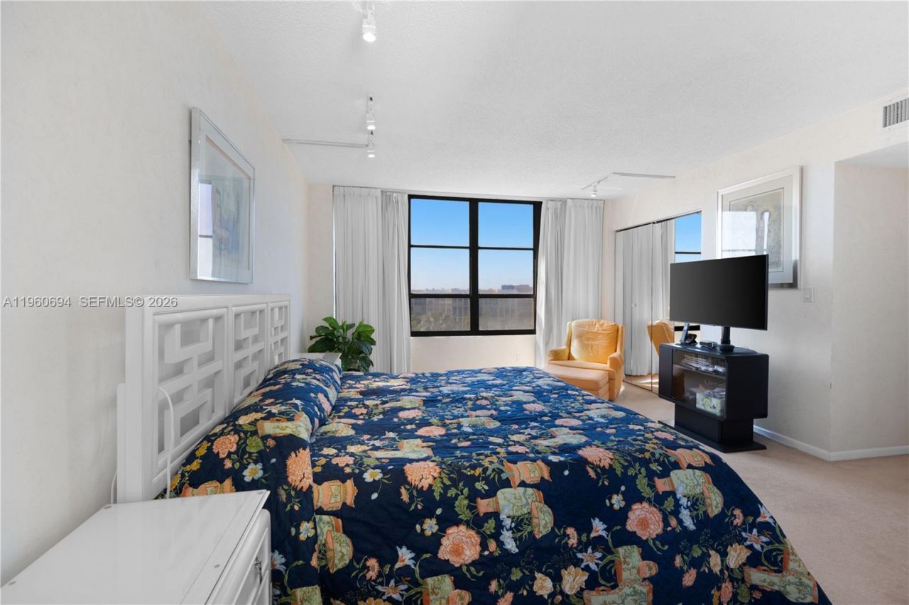 600 Three Islands Blvd , Unit 411, Hallandale Beach, FL 33009 Photo