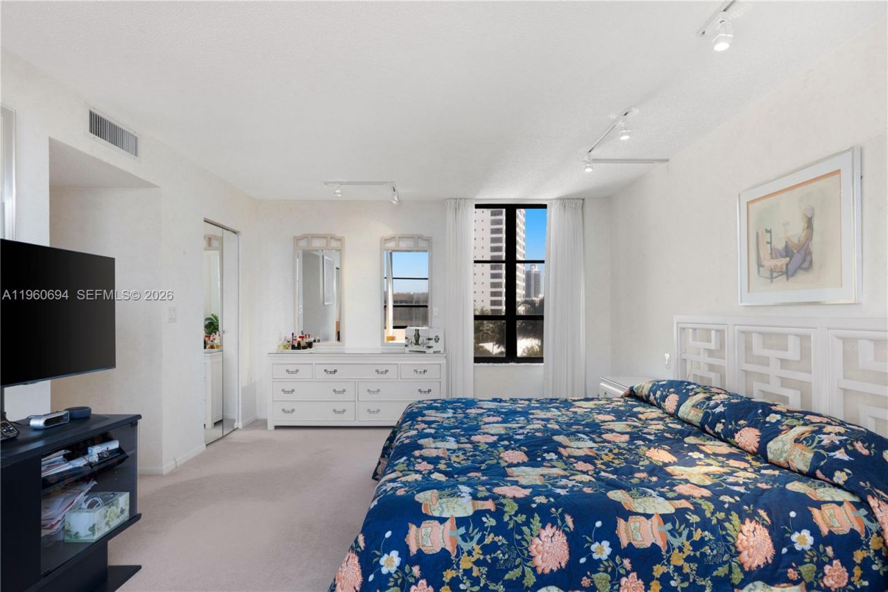 600 Three Islands Blvd , Unit 411, Hallandale Beach, FL 33009 Photo