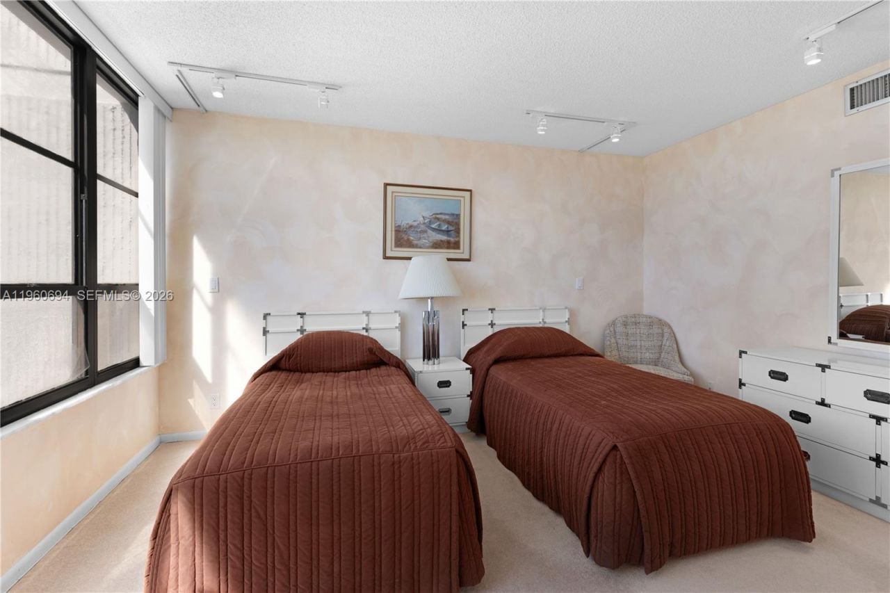 600 Three Islands Blvd , Unit 411, Hallandale Beach, FL 33009 Photo