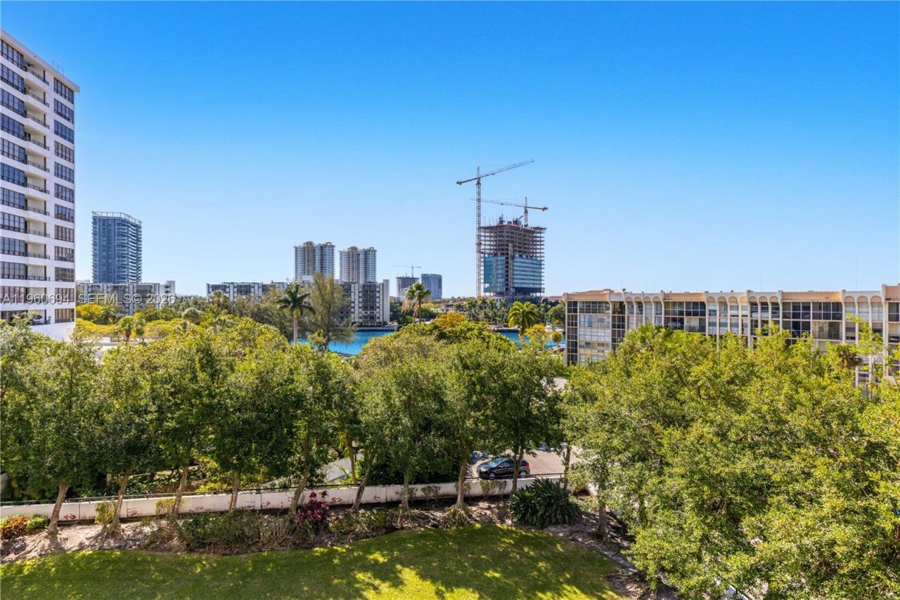 600 Three Islands Blvd , Unit 411, Hallandale Beach, FL 33009 Photo