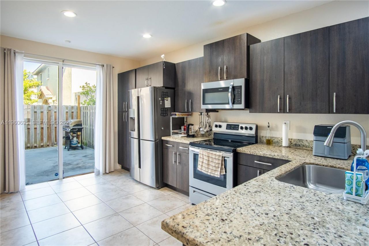 1447 SE 24th Ave , Homestead, FL 33035 Photo