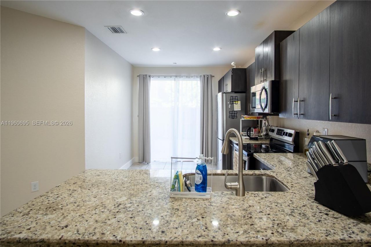 1447 SE 24th Ave , Homestead, FL 33035 Photo