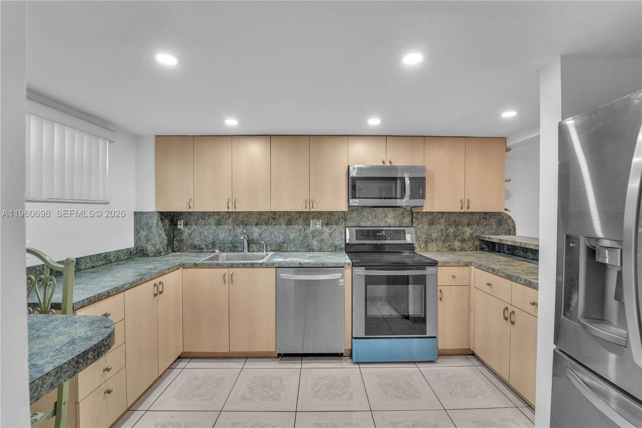 8775 Park Blvd, Unit 112, Miami, FL 33172 Photo