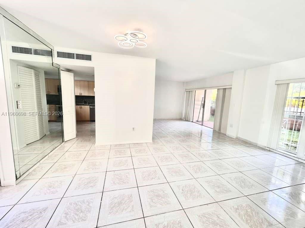 8775 Park Blvd, Unit 112, Miami, FL 33172 Photo