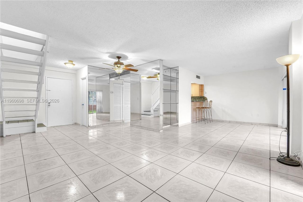 8775 Park Blvd, Unit 112, Miami, FL 33172 Photo